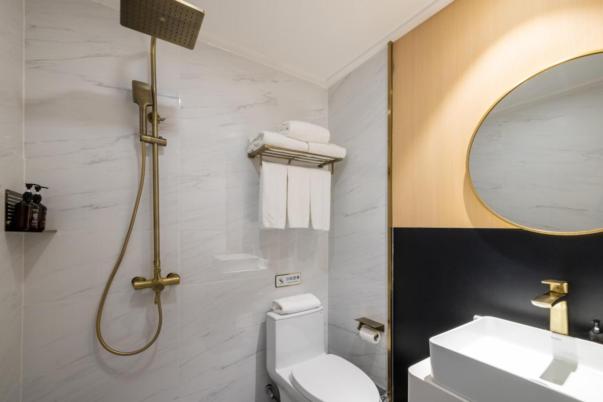 Jingfang Building Smart Hotel - Located In The Busiest Part Of The Downtown Area, Near Beijing Tiananmen Square And The Forbidden City,Wangfujing Shopping Street ,Newly Opened Hotel,Provide Free Laundry Service,Provide Tourism And Ticketing Services Extérieur photo